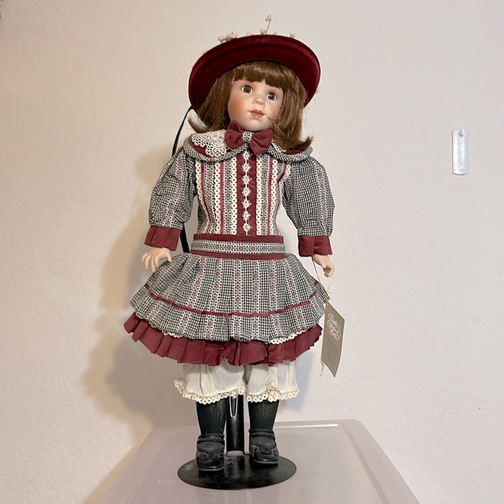 Vintage Franklin Heirloom doll